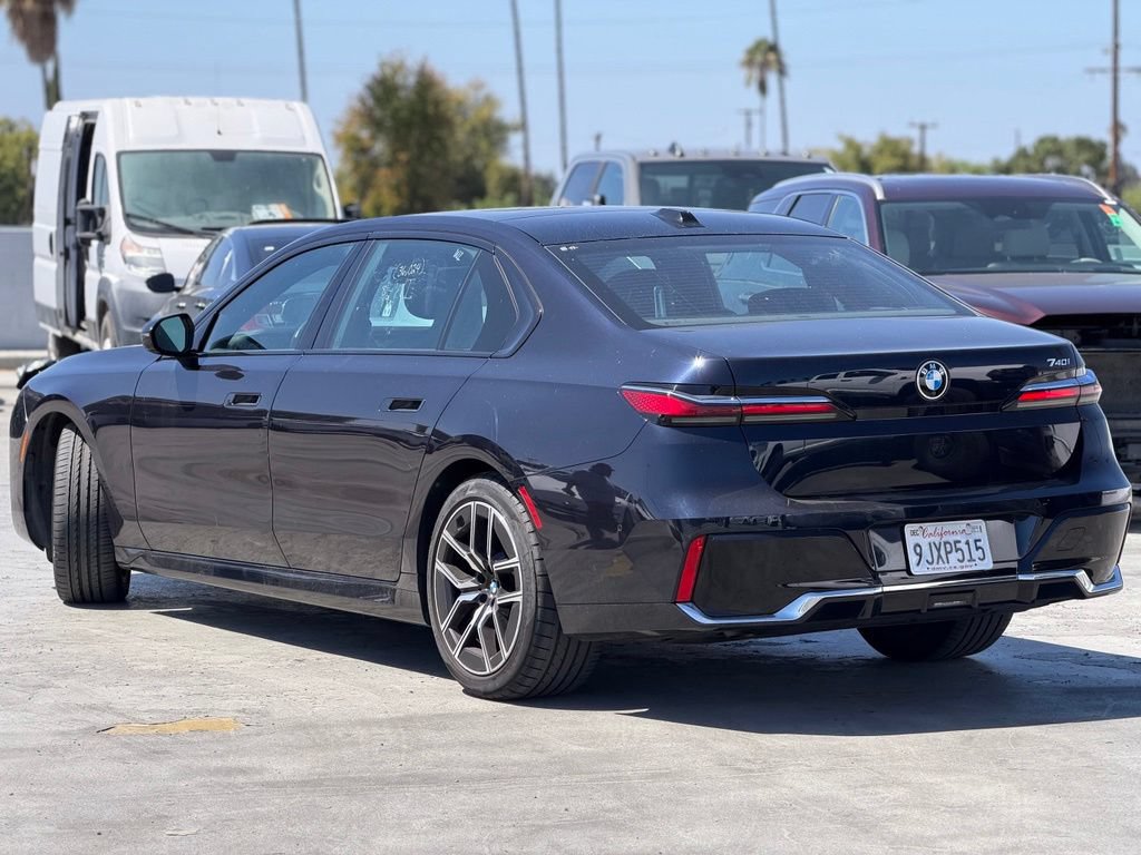 Used 2024 BMW 740i RWD image 3