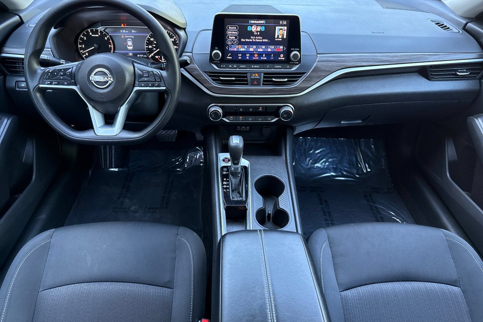 Used 2025 Nissan Altima 2.5 SV FWD image 14