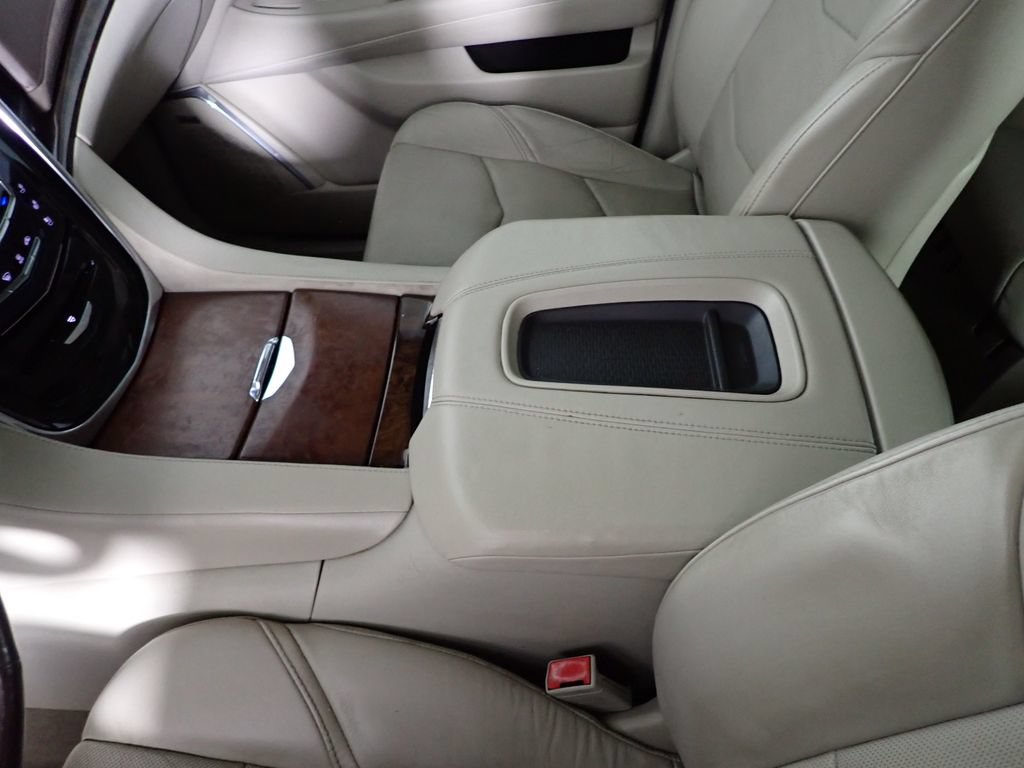 Used 2015 Cadillac Escalade Luxury AWD/4WD image 33