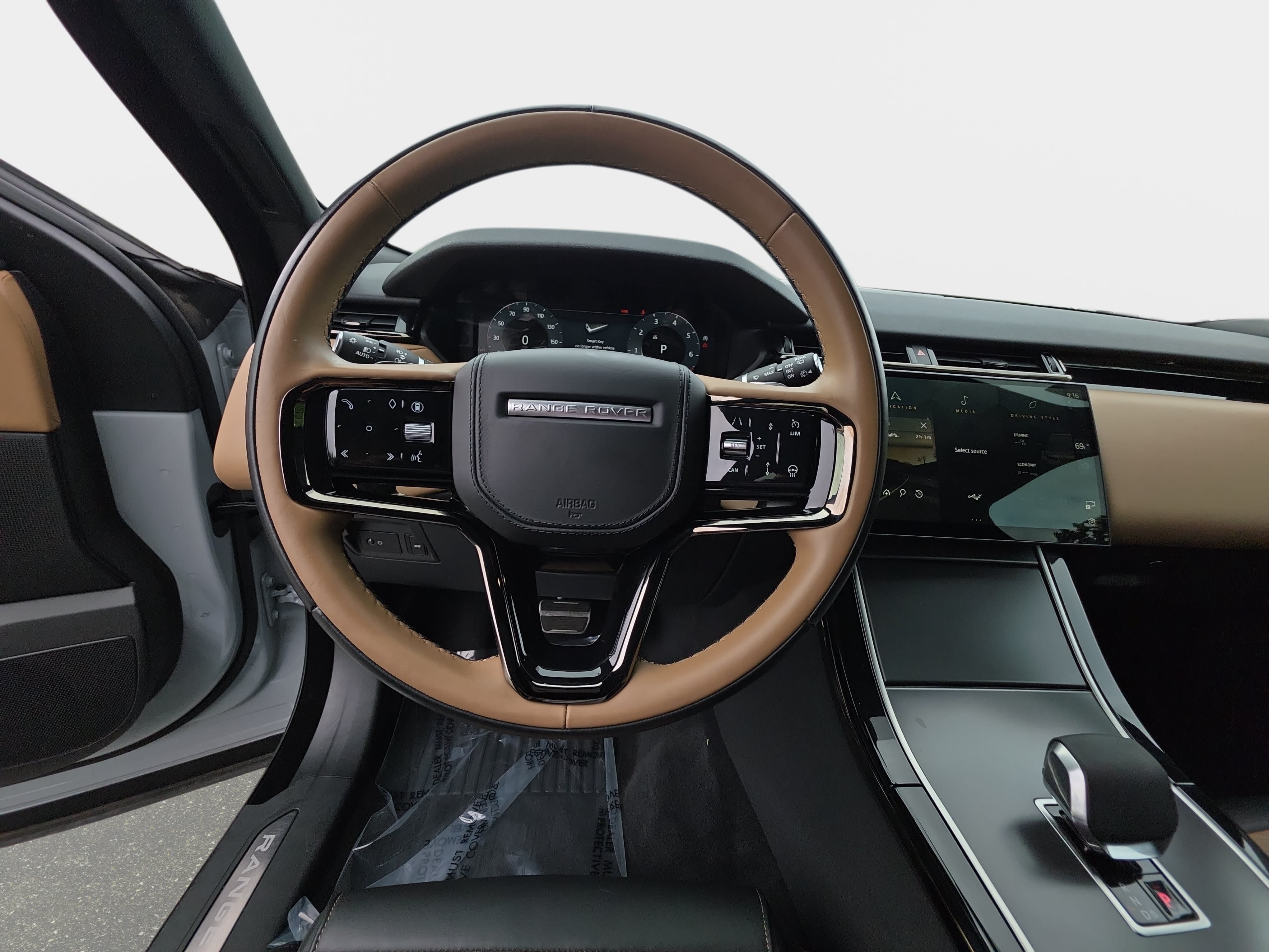 Used 2025 Land Rover Range Rover Velar Dynamic HSE AWD/4WD image 16
