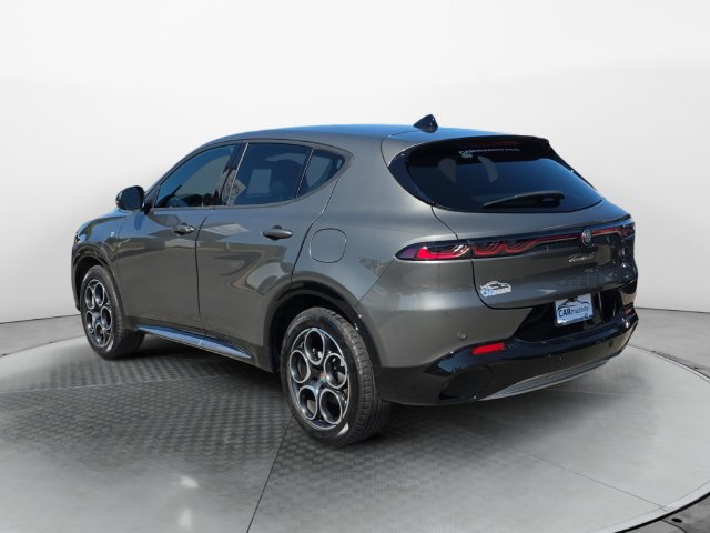 Used 2024 Alfa Romeo Tonale Ti w/ Premium Interior Package AWD/4WD image 3