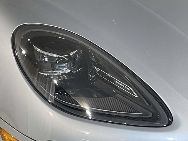 New 2026 Porsche Macan AWD/4WD image 11