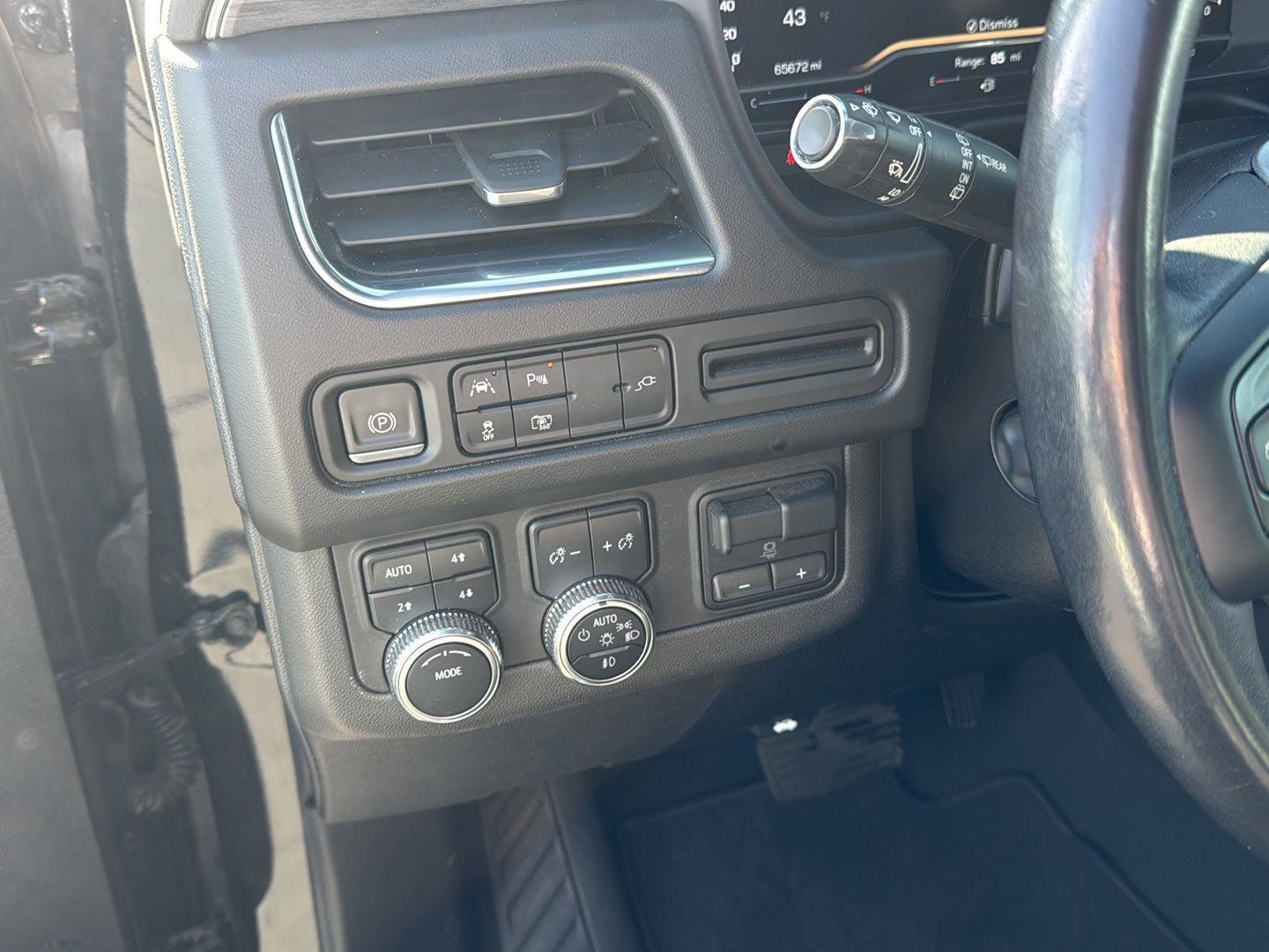 Used 2022 GMC Yukon SLT w/ SLT Luxury Package AWD/4WD image 19
