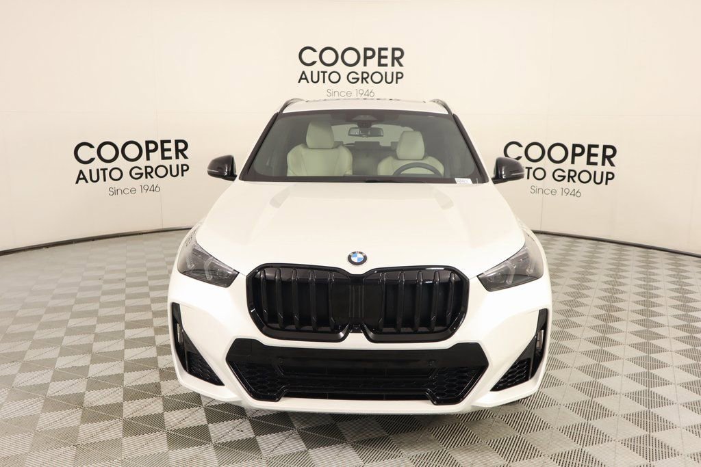 New 2025 BMW X1 xDrive28i w/ Technology Package AWD/4WD image 11