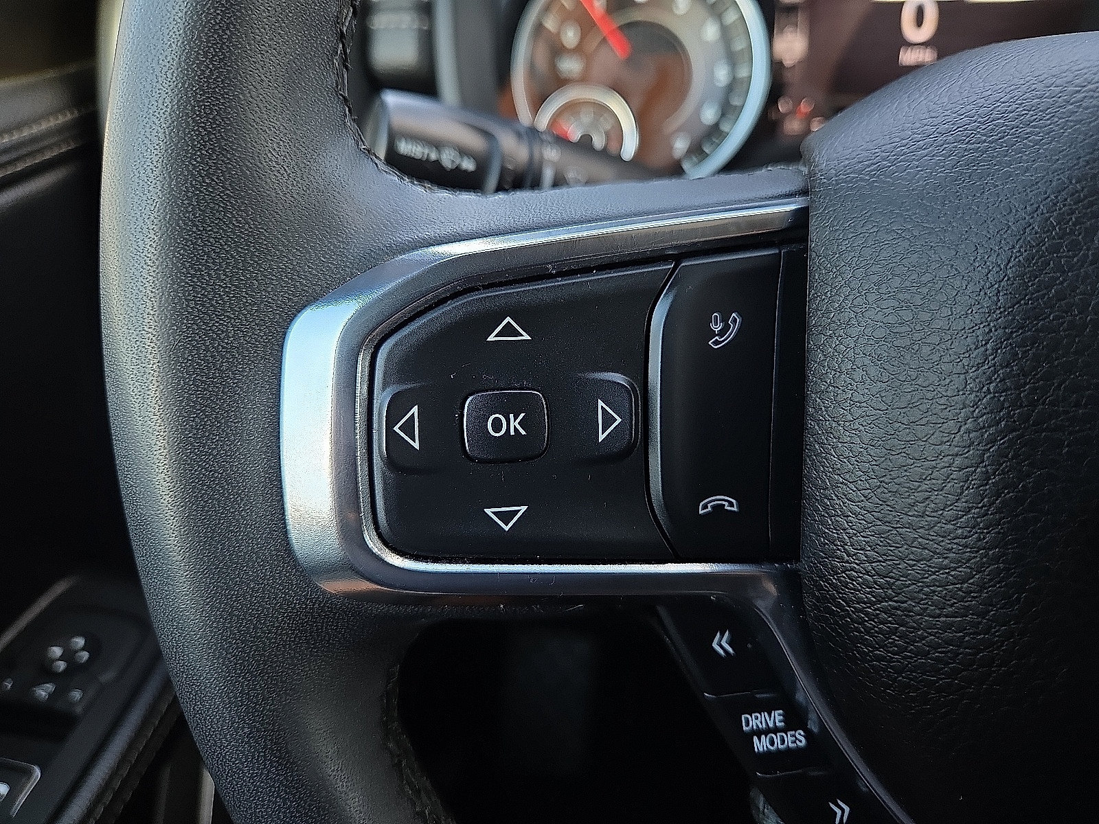 Used 2025 RAM 1500 Laramie AWD/4WD image 19