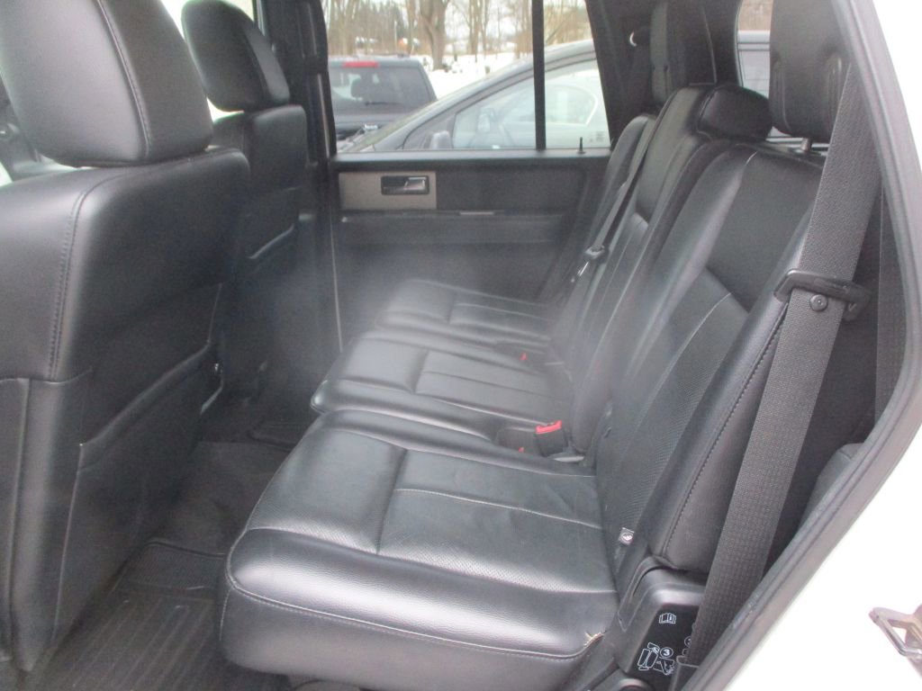 Used 2017 Ford Expedition XLT w/ Equipment Group 202A image 8
