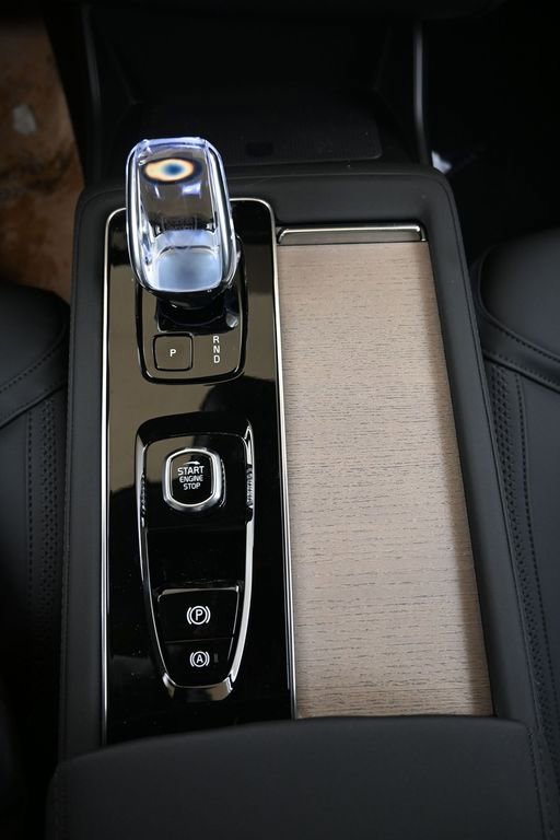 New 2026 Volvo XC90 B6 Plus w/ Protection Package Premier image 37