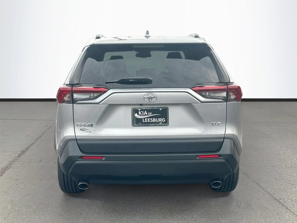 Used 2019 Toyota RAV4 XLE Premium FWD image 6