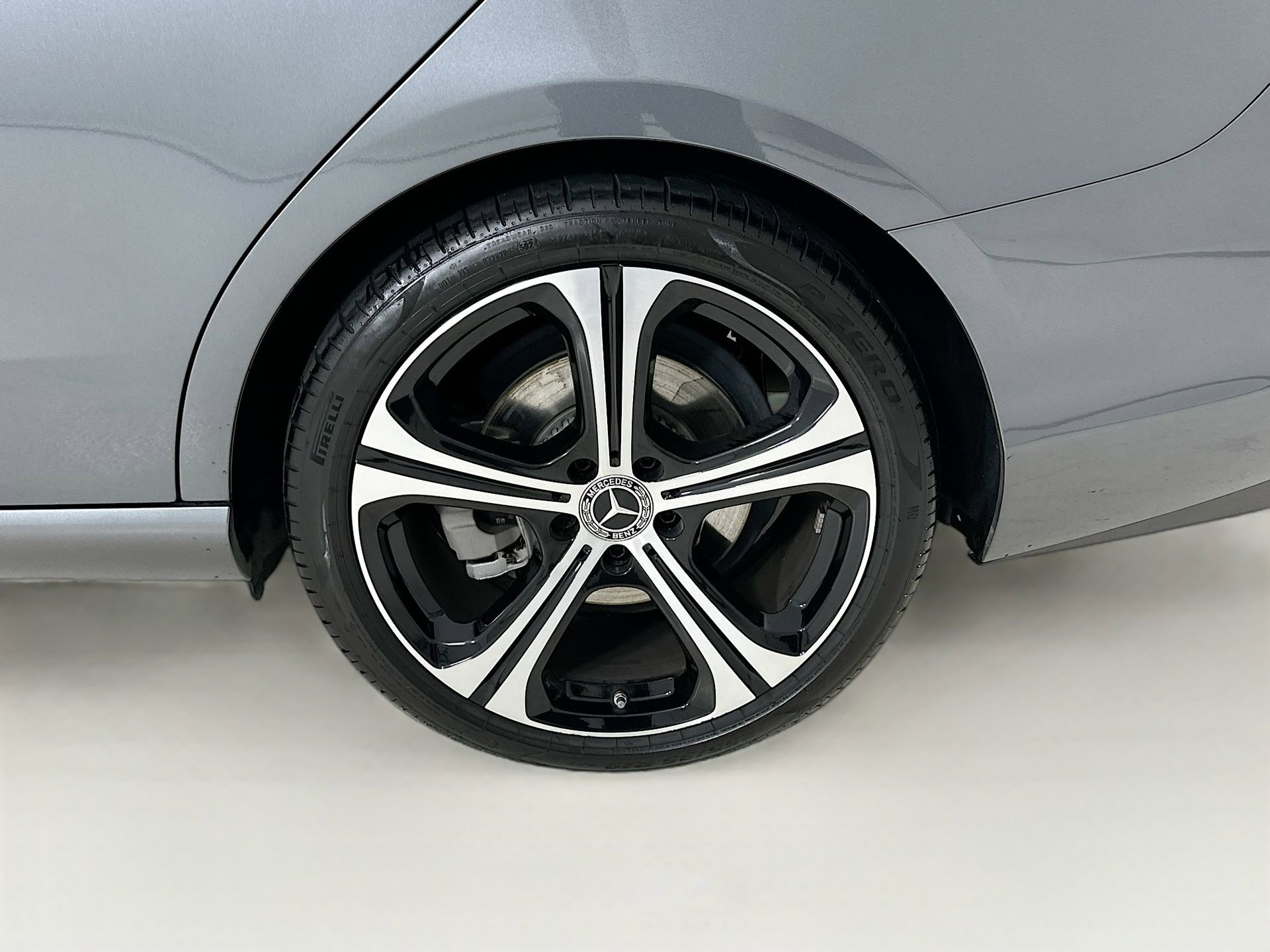 Used 2025 Mercedes-Benz C 300 Sedan image 32