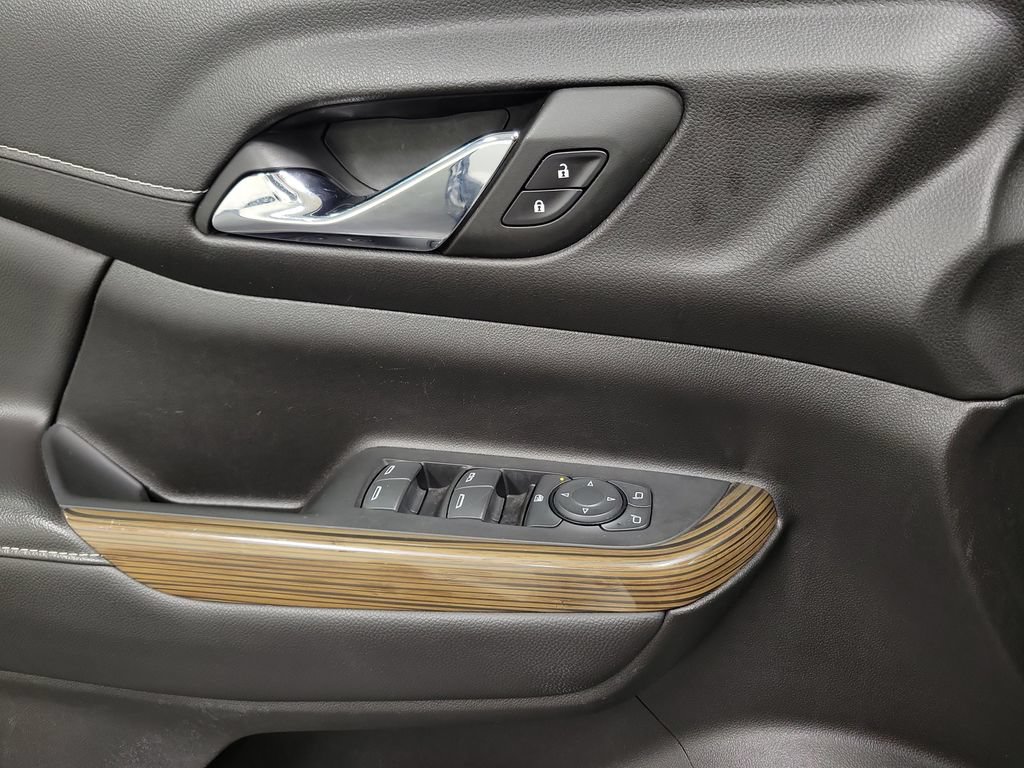 Used 2023 GMC Acadia SLE FWD image 28