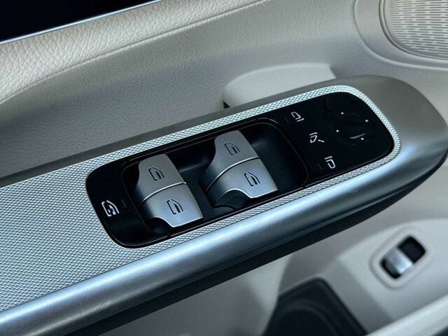 Certified 2025 Mercedes-Benz GLC 300 image 14