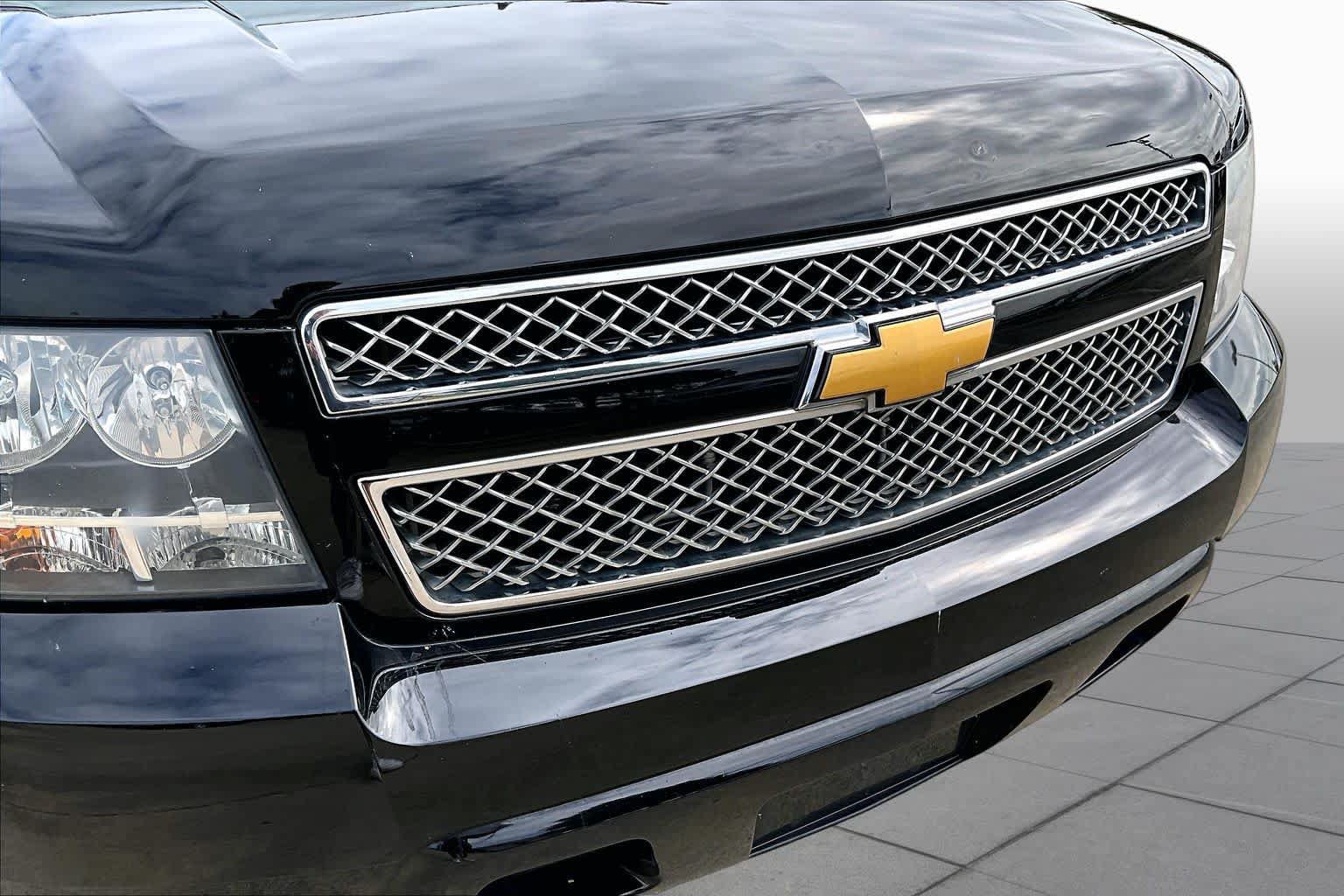 Used 2013 Chevrolet Tahoe LT w/ Texas Edition RWD image 28
