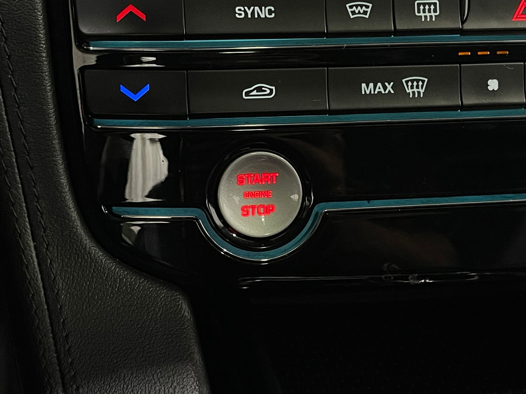 Used 2019 Jaguar F-PACE Prestige image 23