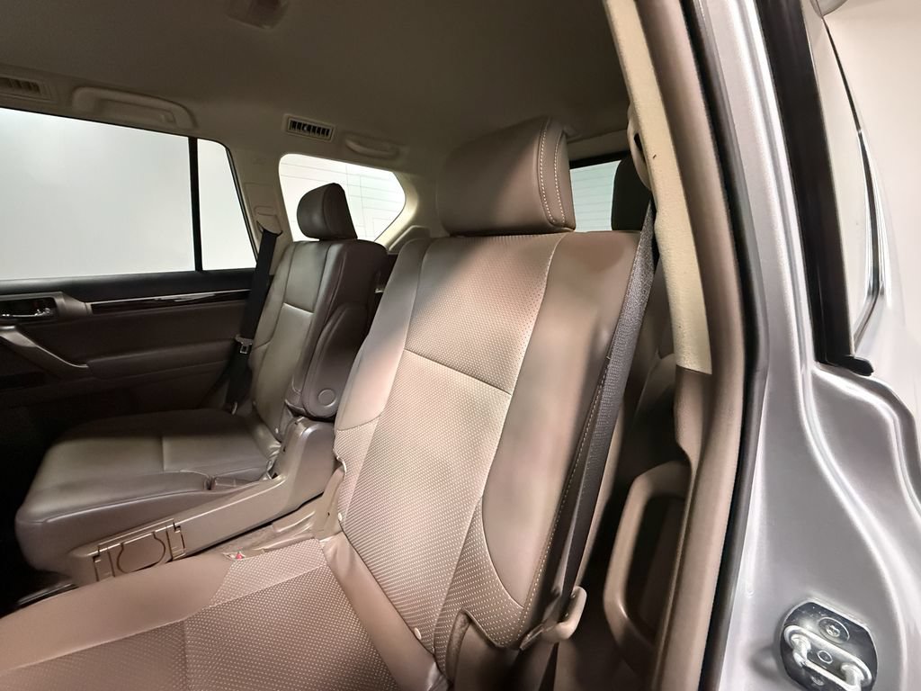 Used 2017 Lexus GX 460 Luxury AWD/4WD image 48