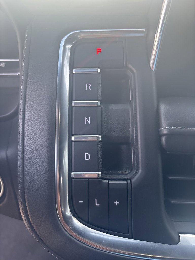 Used 2022 Chevrolet Suburban Z71 image 26