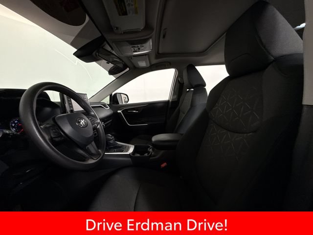 Certified 2021 Toyota RAV4 XLE w/ Convenience Package FWD image 6