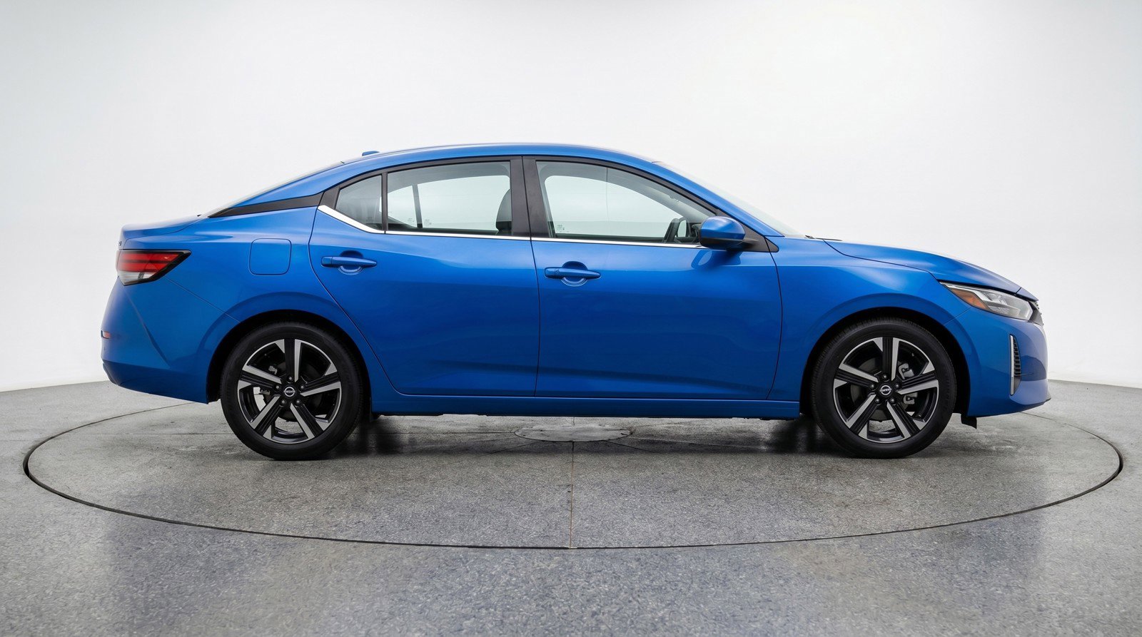 Used 2025 Nissan Sentra SV FWD image 11