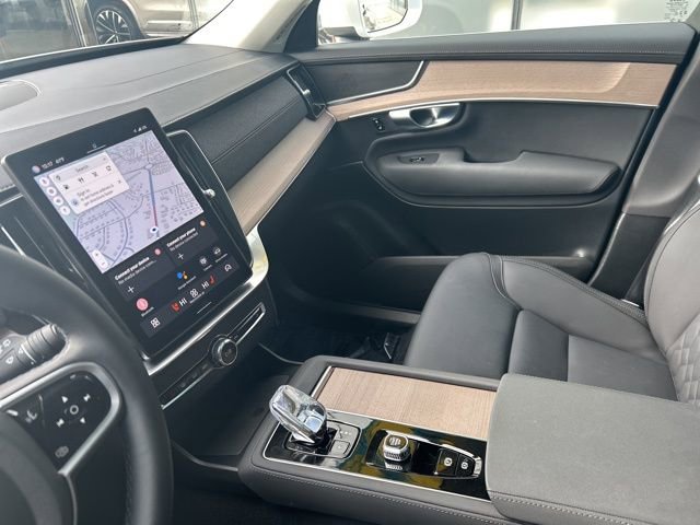 Certified 2025 Volvo XC90 B6 Plus image 19