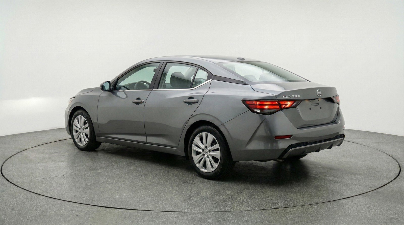 Used 2025 Nissan Sentra S image 6