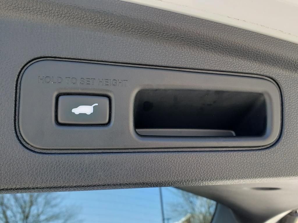 Used 2024 Acura MDX SH-AWD w/ Technology Package image 9