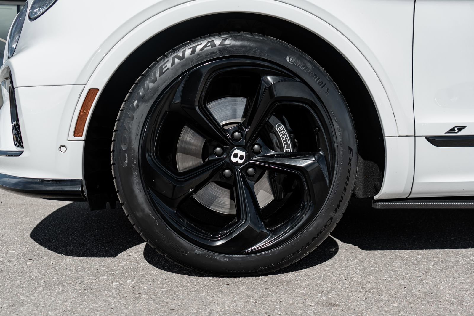 Certified 2022 Bentley Bentayga image 6