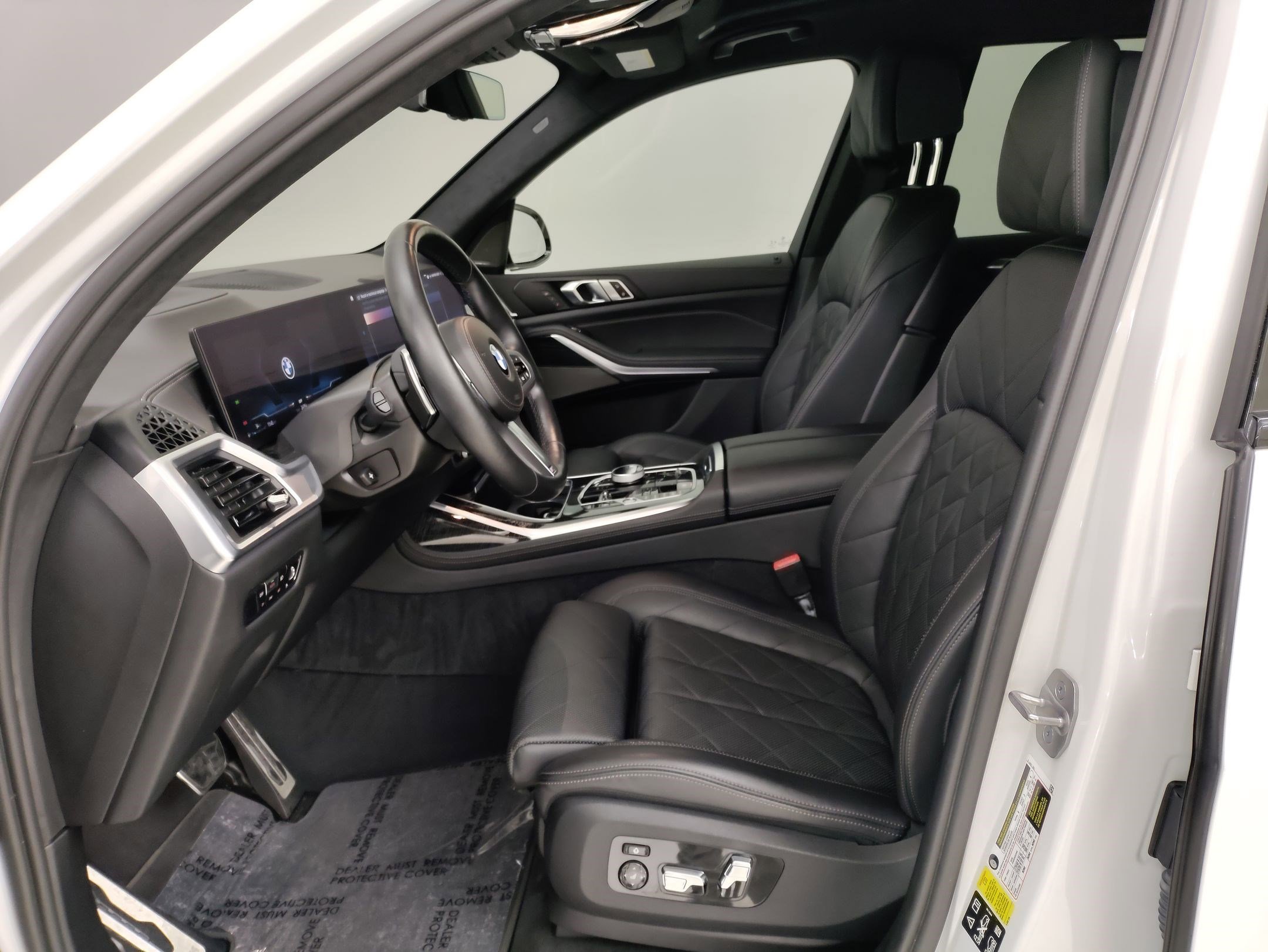 Certified 2023 BMW X7 xDrive40i w/ M Sport Package image 10