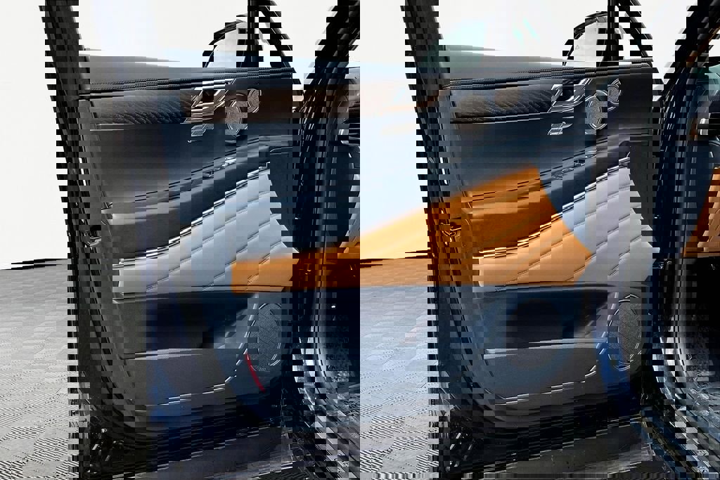 Used 2023 Genesis GV80 2.5T w/ Prestige Package image 23