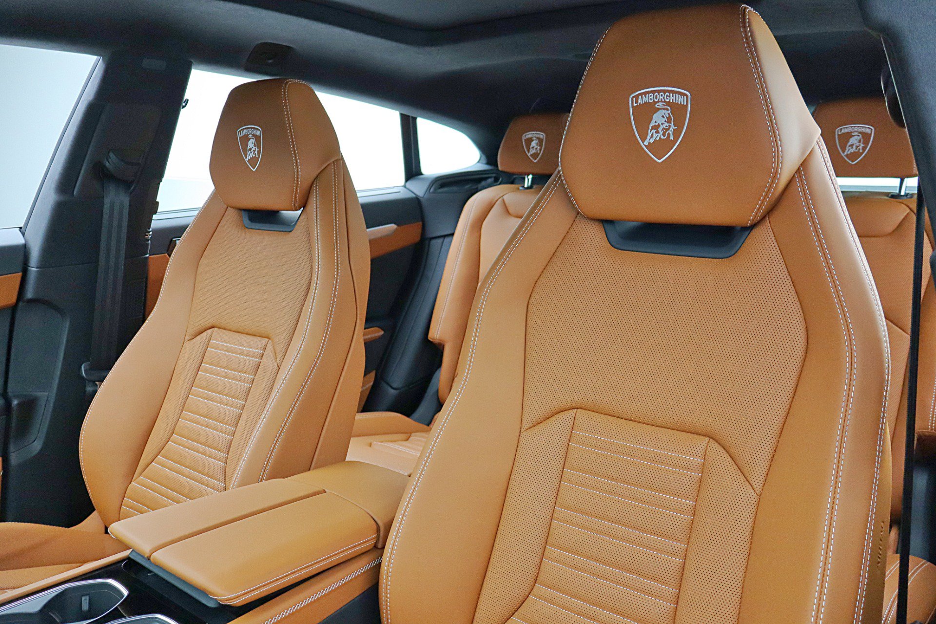 Used 2026 Lamborghini Urus SE AWD/4WD image 34