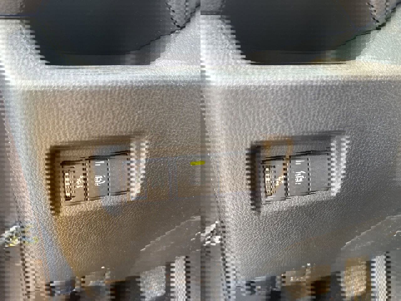 Used 2023 Toyota RAV4 LE FWD image 20