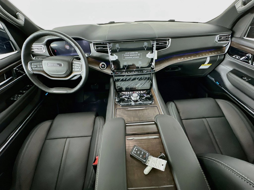 New 2026 Jeep Grand Wagoneer Summit AWD/4WD image 9