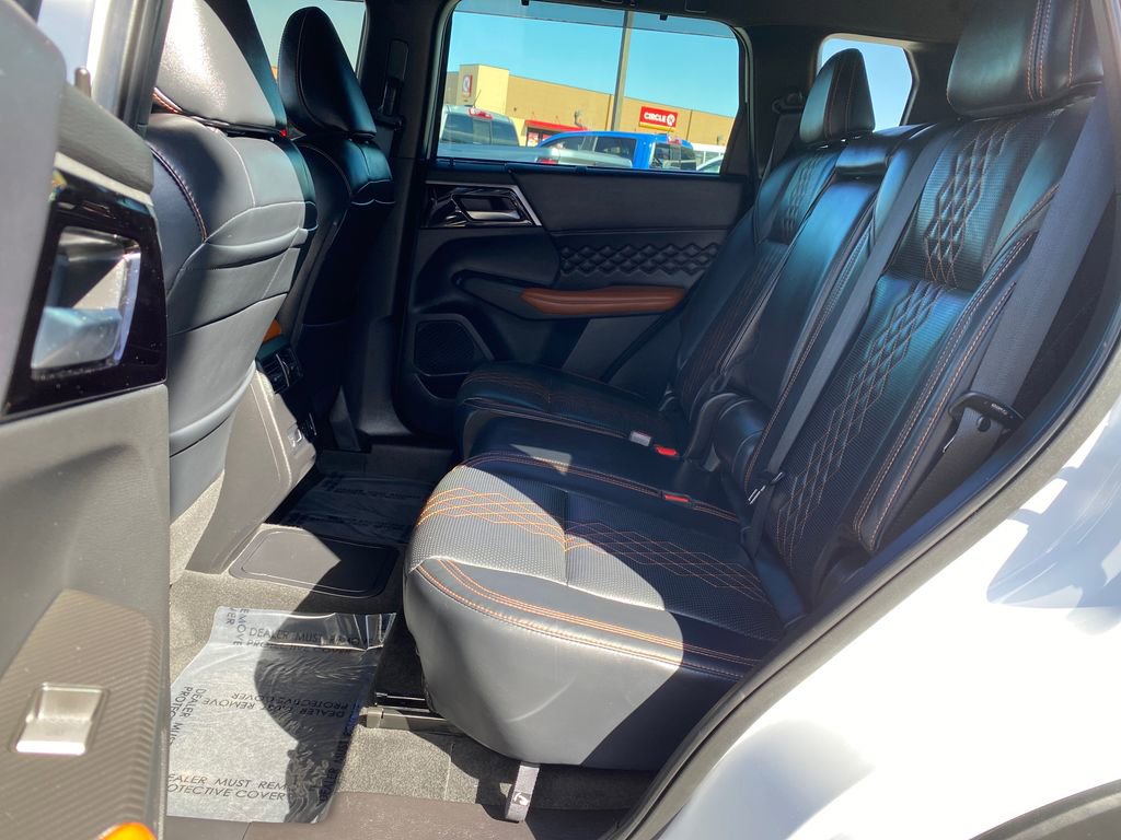 Used 2023 Mitsubishi Outlander SEL AWD/4WD image 25