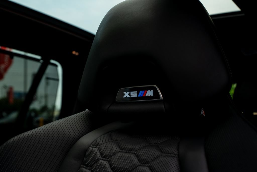 Used 2021 BMW X5 M w/ Competition Package AWD/4WD image 25