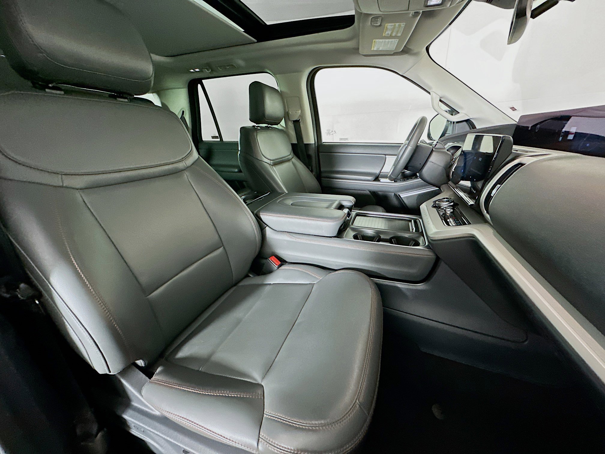 Used 2025 Ford Expedition Max Active AWD/4WD image 34