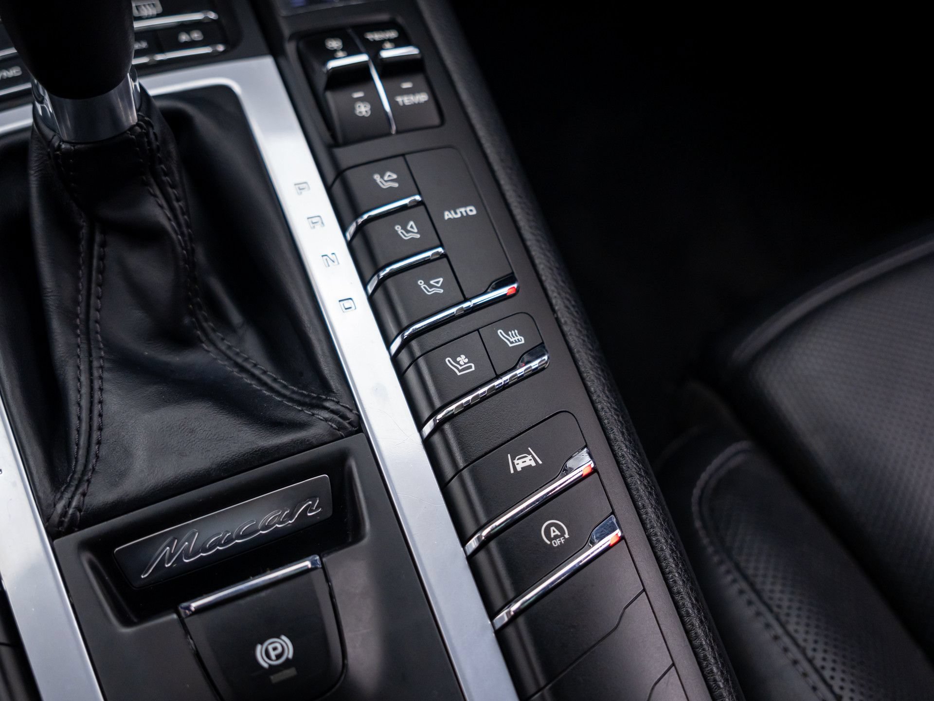 Used 2020 Porsche Macan AWD/4WD image 29