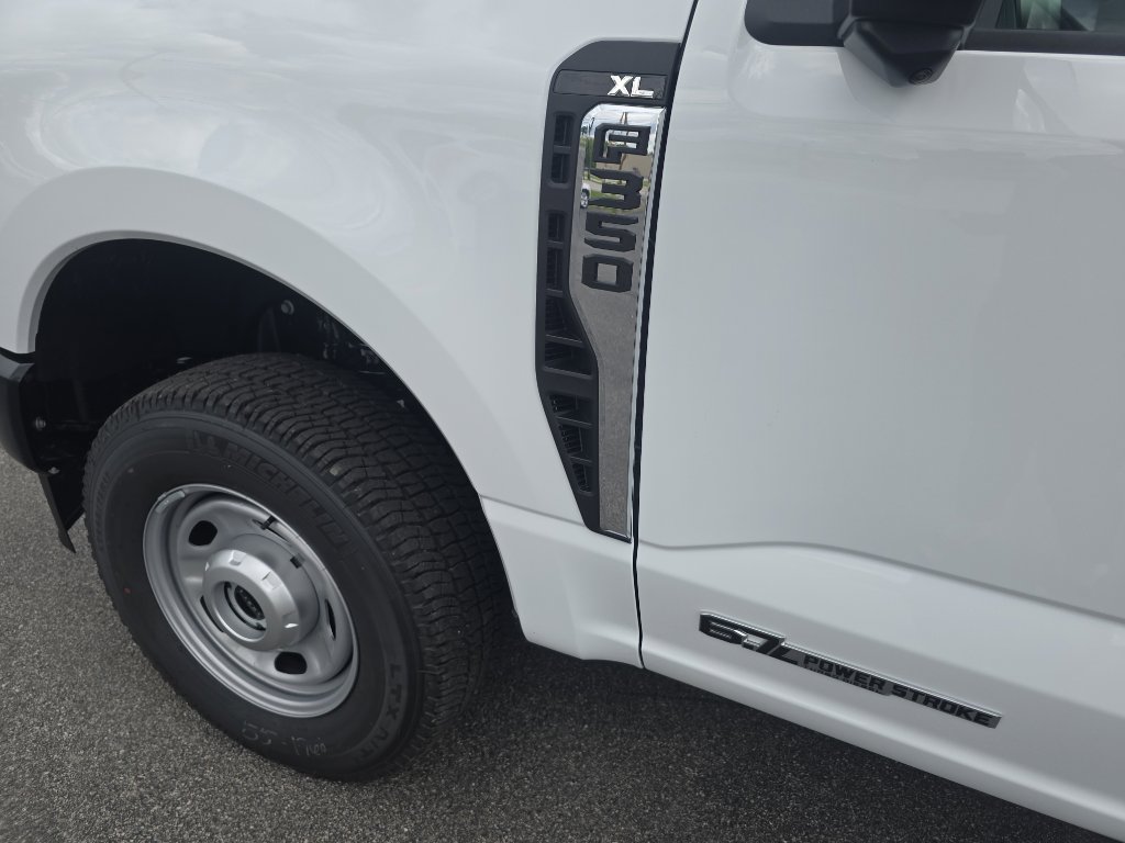 New 2025 Ford F350 XL w/ 360-Degree Camera Package image 13