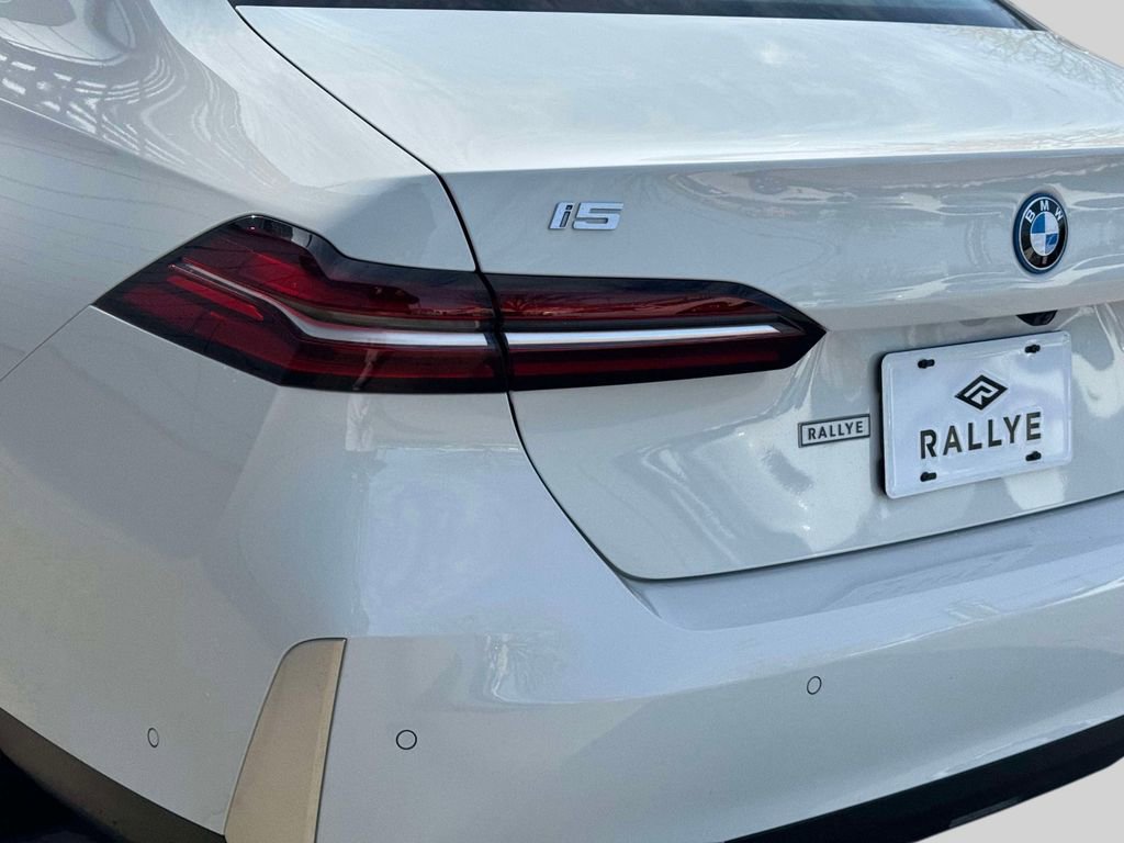 Certified 2025 BMW i5 xDrive40 w/ Premium Package image 10