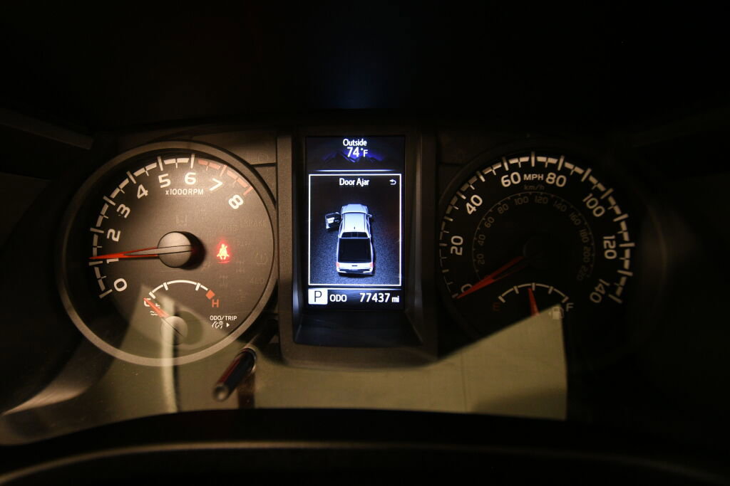 Certified 2019 Toyota Tacoma SR image 14