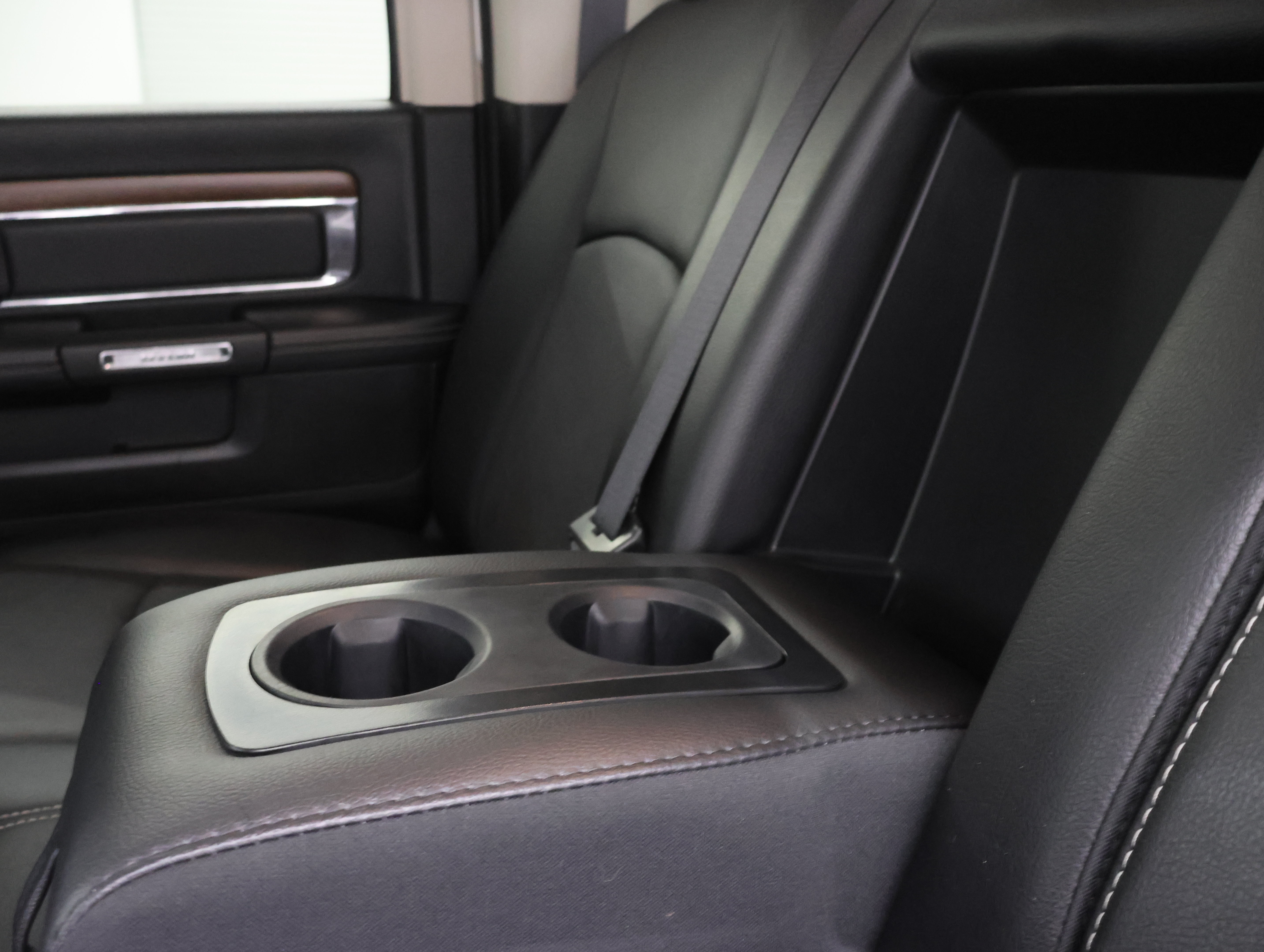 Used 2017 RAM 2500 Laramie w/ Sport Appearance Group AWD/4WD image 35