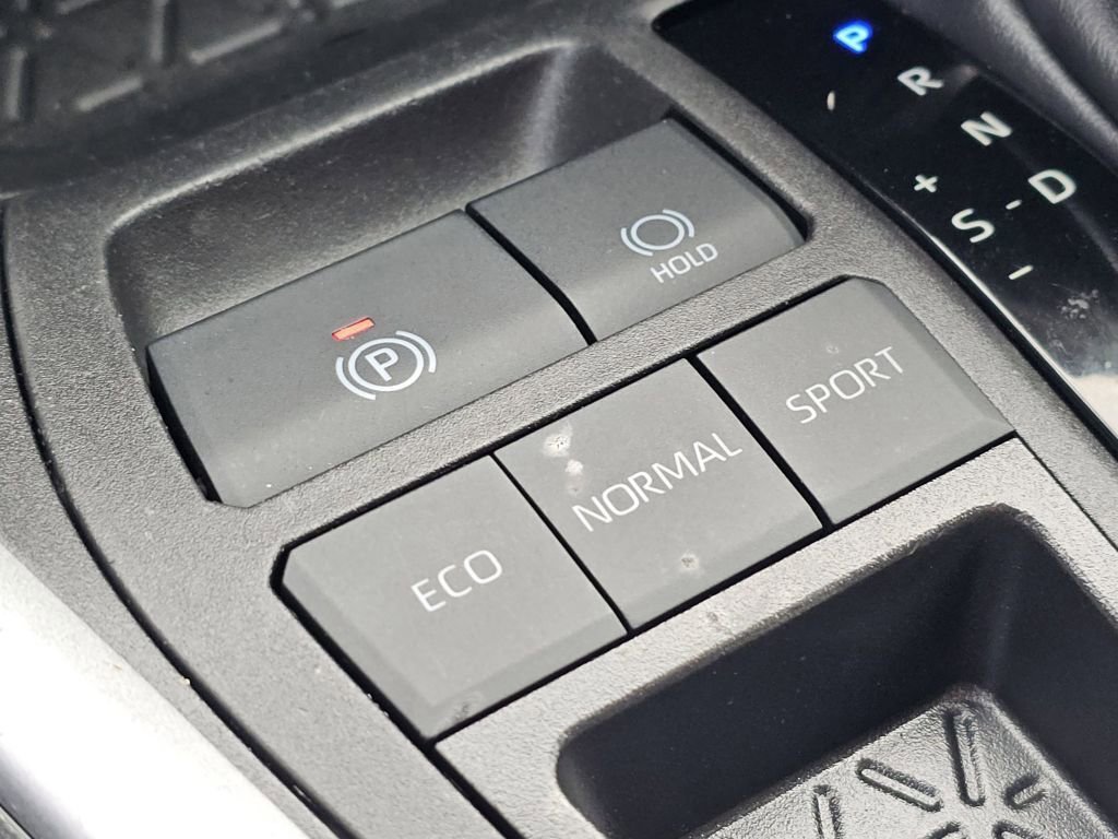 Used 2023 Toyota RAV4 XLE Premium image 11