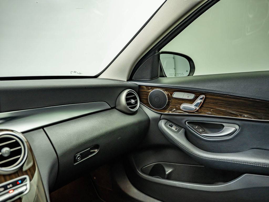Used 2018 Mercedes-Benz C 300 4MATIC Sedan image 30