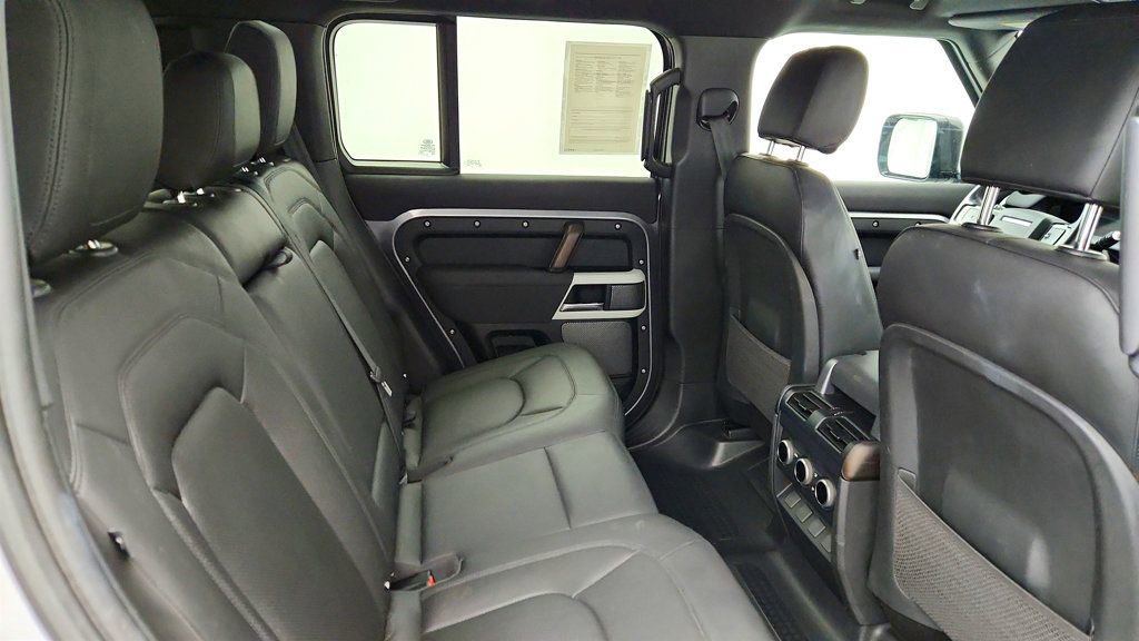 Used 2023 Land Rover Defender 110 S image 28