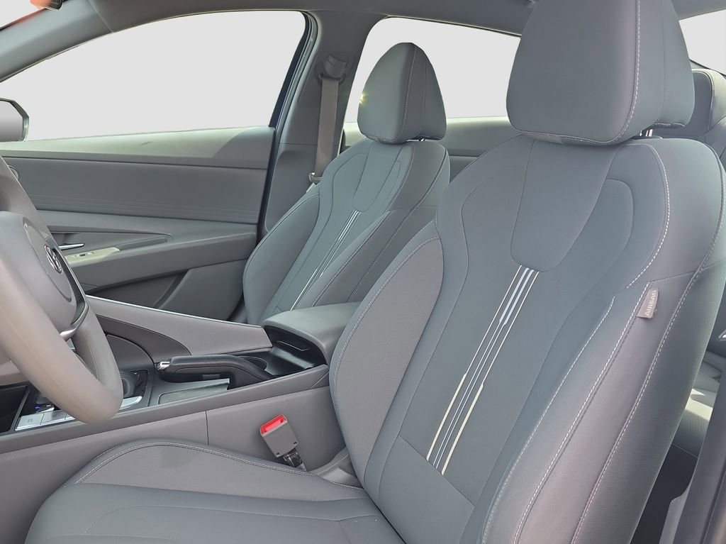 Used 2023 Hyundai Elantra SEL image 7