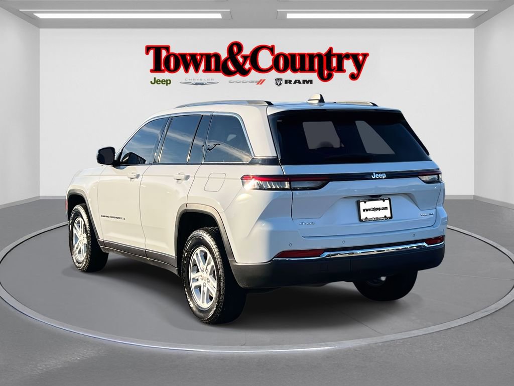 Certified 2023 Jeep Grand Cherokee Laredo w/ Luxury Tech Group I image 7