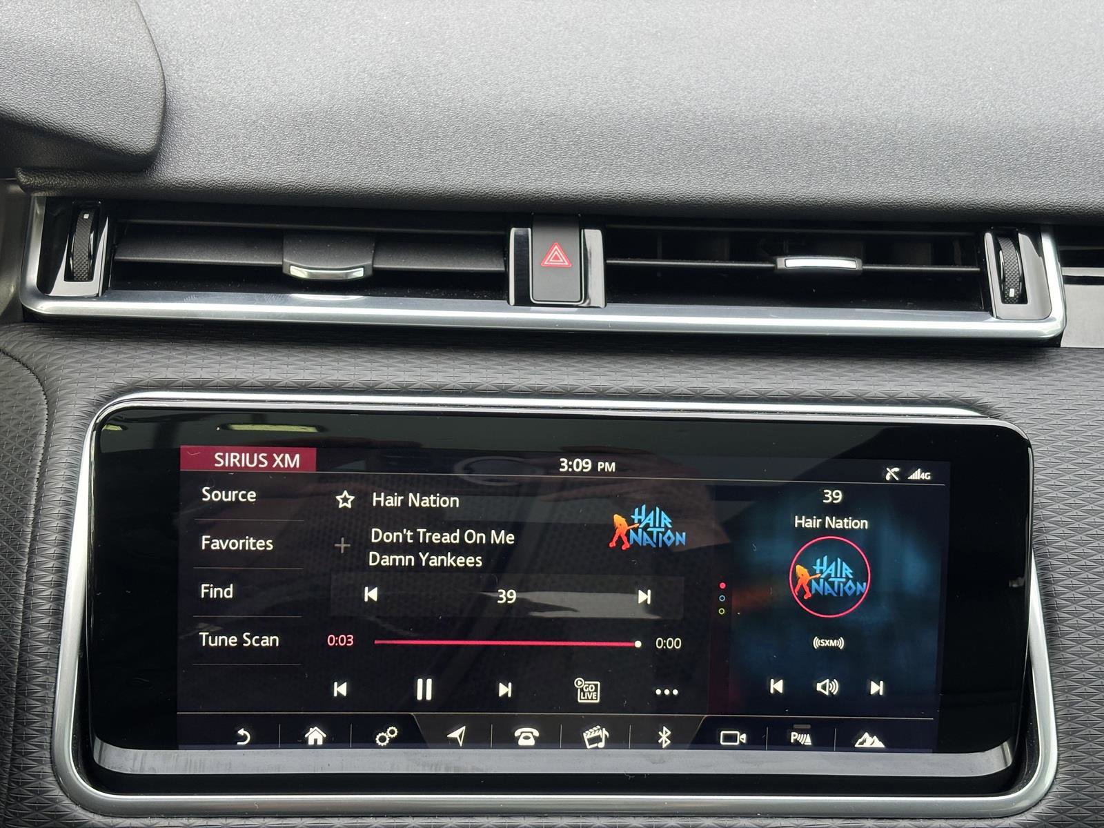 Used 2020 Land Rover Range Rover Velar S image 23