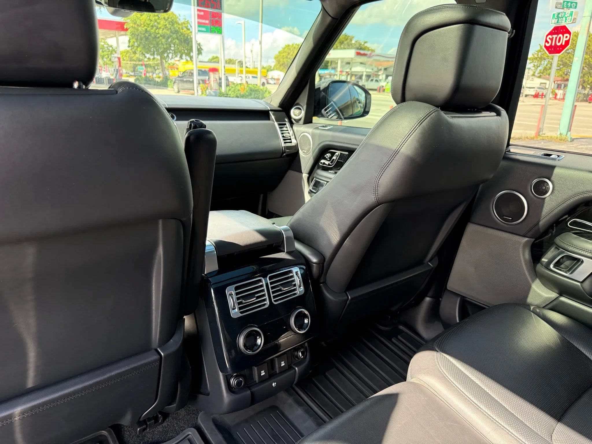 Used 2019 Land Rover Range Rover Supercharged AWD/4WD image 19