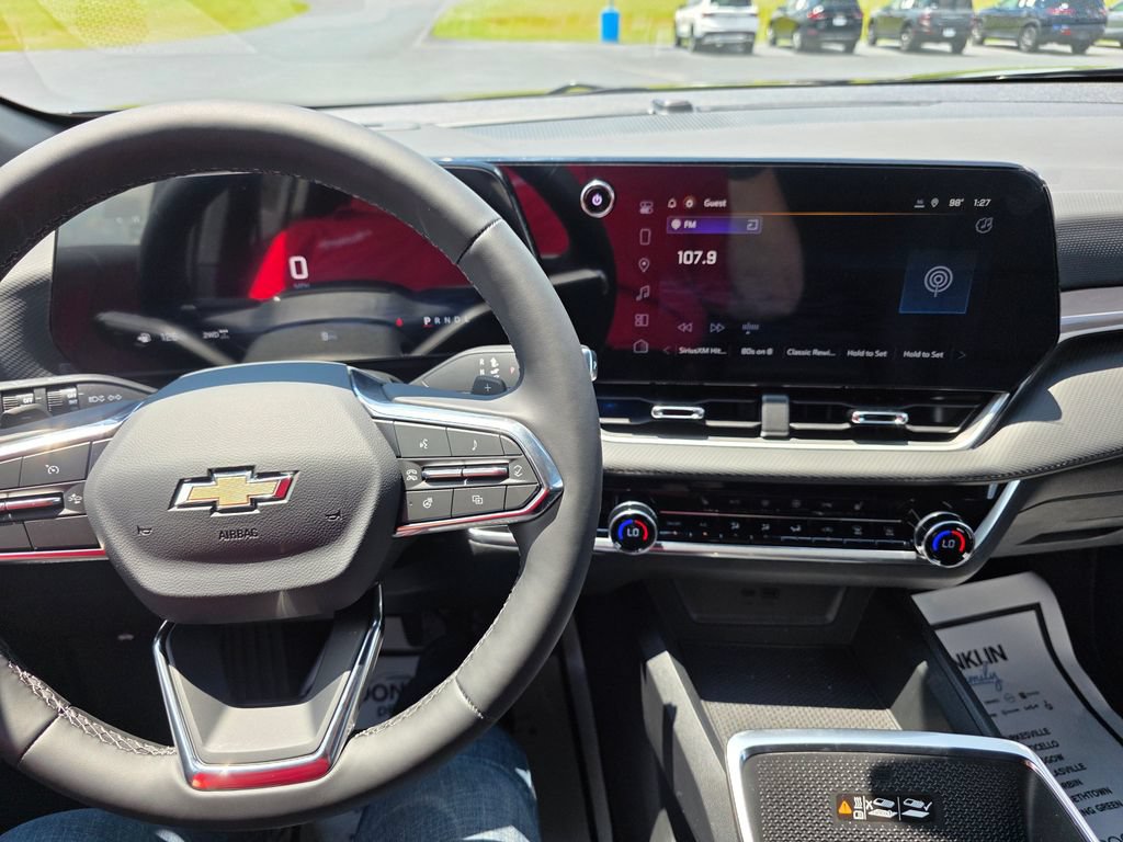 New 2026 Chevrolet Equinox LT w/ Convenience Package II AWD/4WD image 18