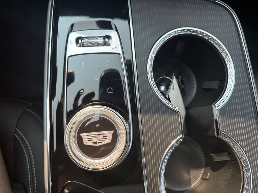 Used 2025 Cadillac Lyriq Luxury w/ LPO, Floor Liner Package AWD/4WD image 28