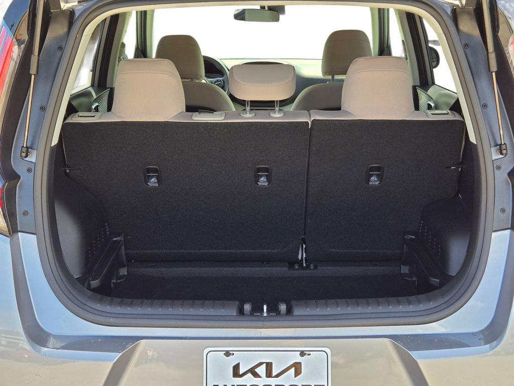 Used 2025 Kia Soul LX image 14