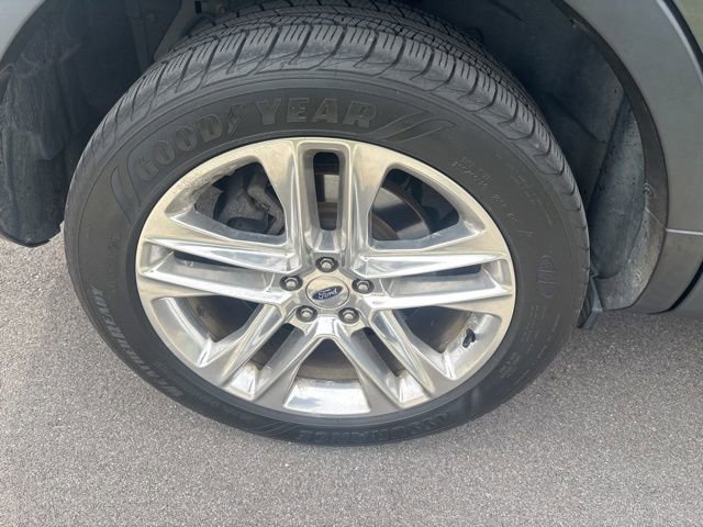 Used 2016 Ford Explorer XLT w/ Equipment Group 202A AWD/4WD image 26