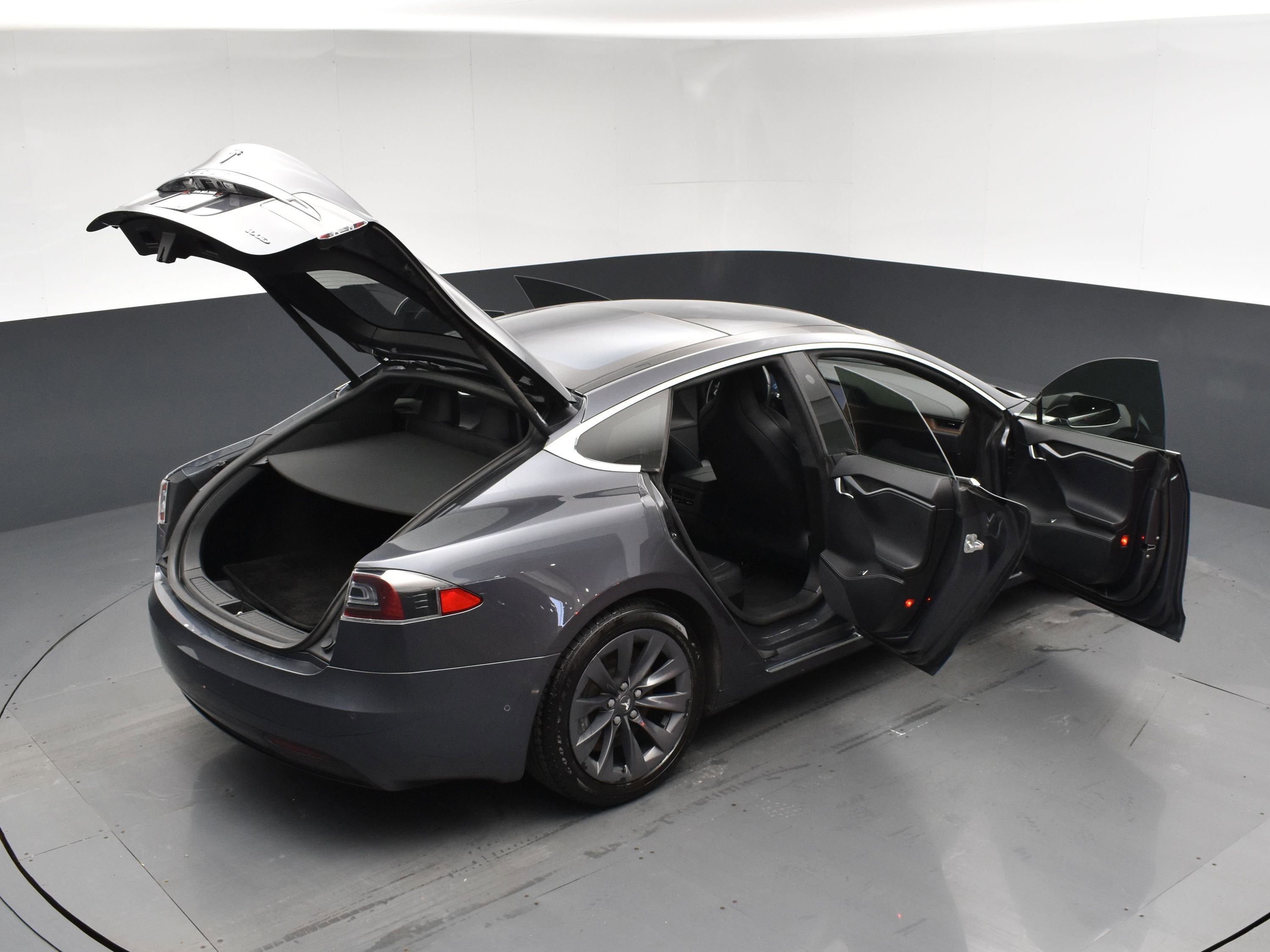 Used 2018 Tesla Model S AWD image 26